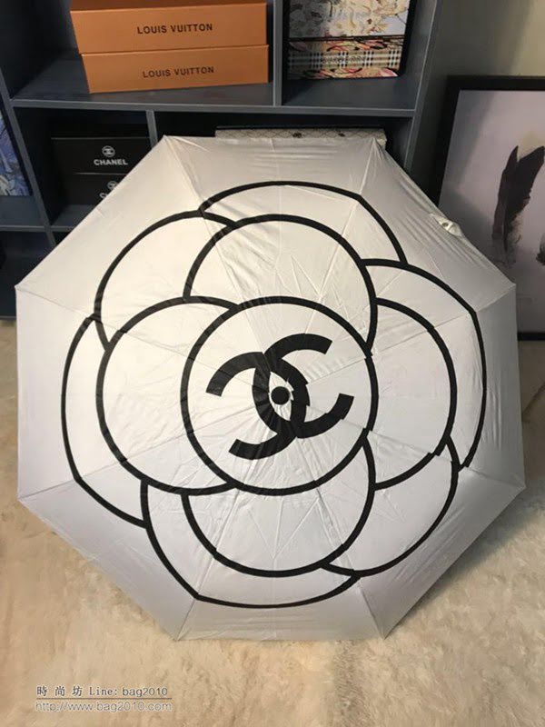 CHANEL香奈兒傘 火爆新款 山茶花搭配經典的香奈兒LOGO 珍珠球手柄 晴雨傘 防曬隔熱 防紫外線  zm1058